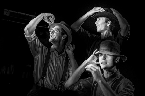 Gotfrīds - Viktors Seiko, Oto - Sergejs Neik&scaron;ins, Roberts - Antons Freimans. Foto: Oļegs Zernovs. Melnbalta druka uz kompozītpaneļa, izmēri: 120x80cm.
